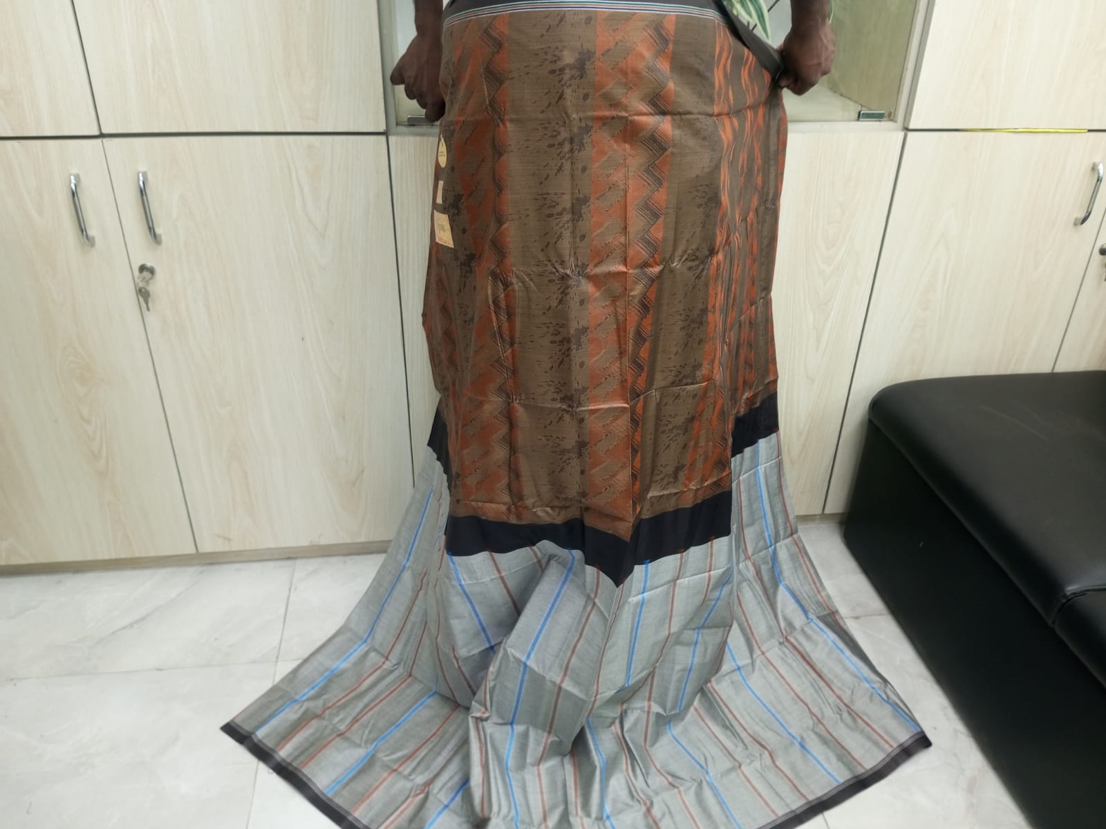 Swaj Premium Multi-Shaded Luxury Lungi - ৫ || হাত বড় সাইজ (Exclusive Collection) - Image 5
