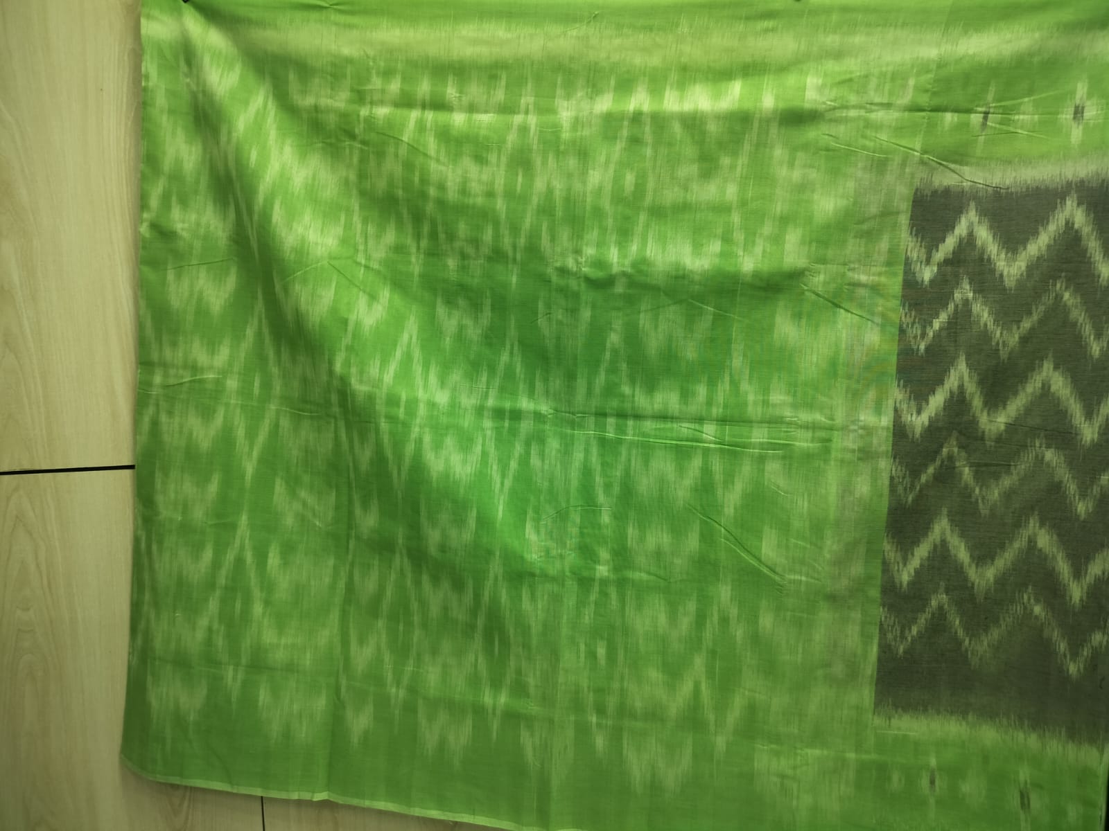 Exclusive Light Green Ikat Cotton Saree - আভিজাত্যপূর্ণ সবুজ সুতি শাড়ি - Image 3